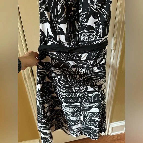 White House Black Market Party Cocktail Strapless dress - Picture 4 of 5